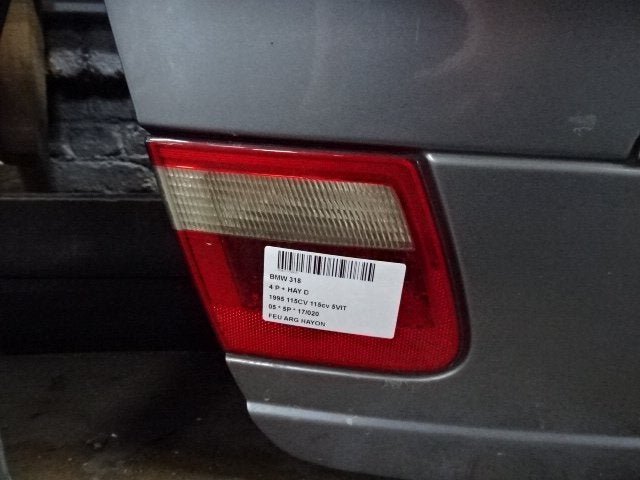 PANNEAU ARRIÈRE GAUCHE AVEC LAMPE BMW (7165844), Utilisé, BMW, Petuelring 130
80809  München, DE, Bayerische Motoren Werke AG