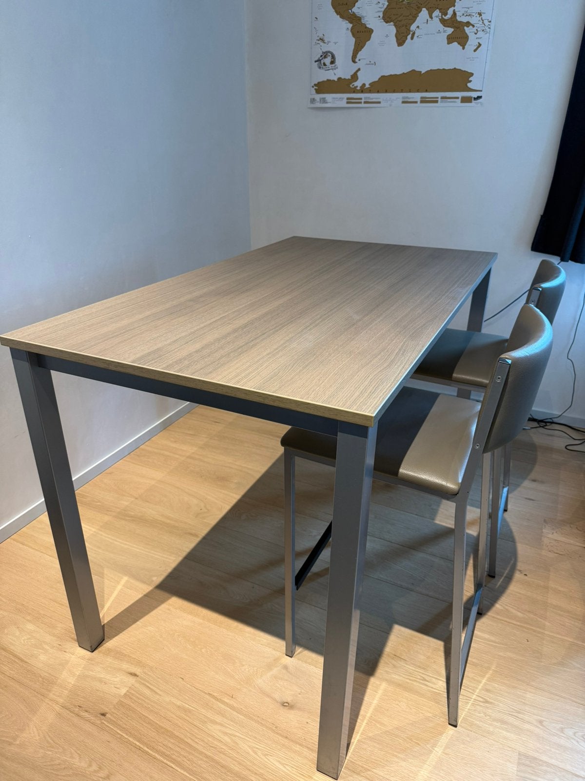 Hoge tafel en 4 hoge stoelen, Huis en Inrichting, Ophalen, Gebruikt, 100 tot 150 cm, Moderne hoge eettafel