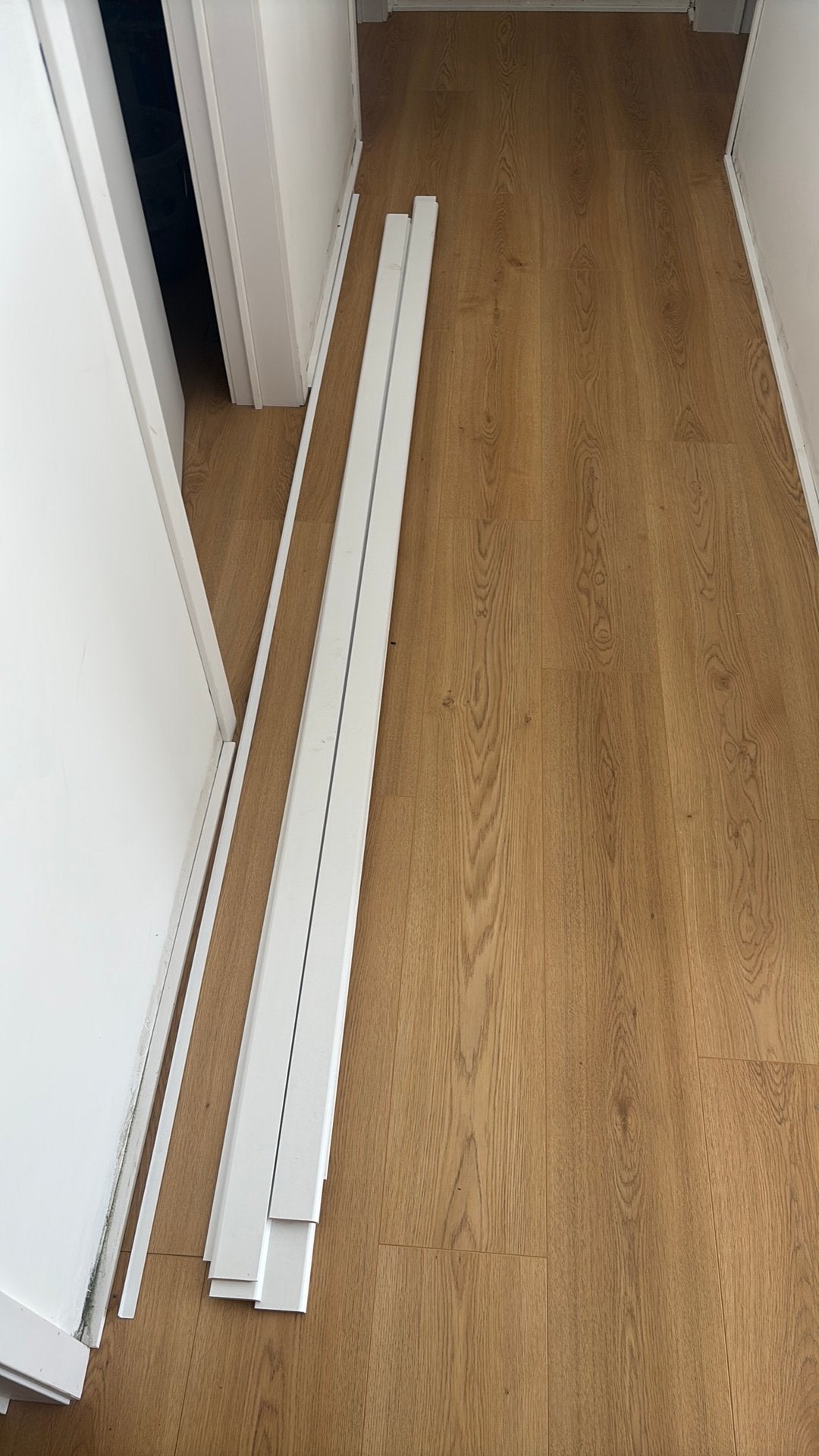 MDF plinten, Doe-het-zelf en Bouw, Plinten en Afwerking, Ophalen, Zo goed als nieuw, MDF, Plinten