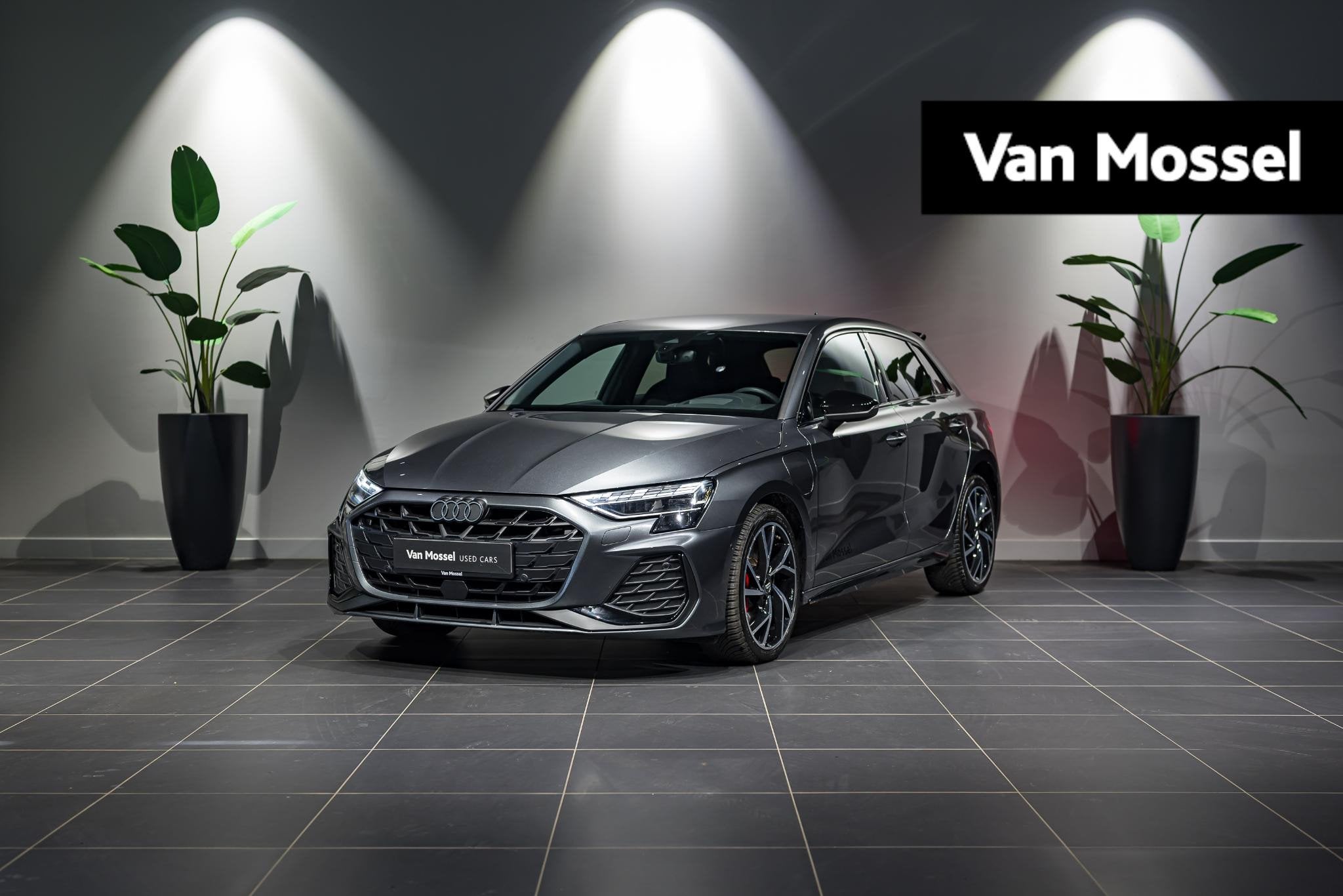 Audi A3 Sportback Competition 45TFSIe 272 PK SONOS | MATRIX, Auto's, Dealer onderhouden, Stof, Zwart, 4 cilinders