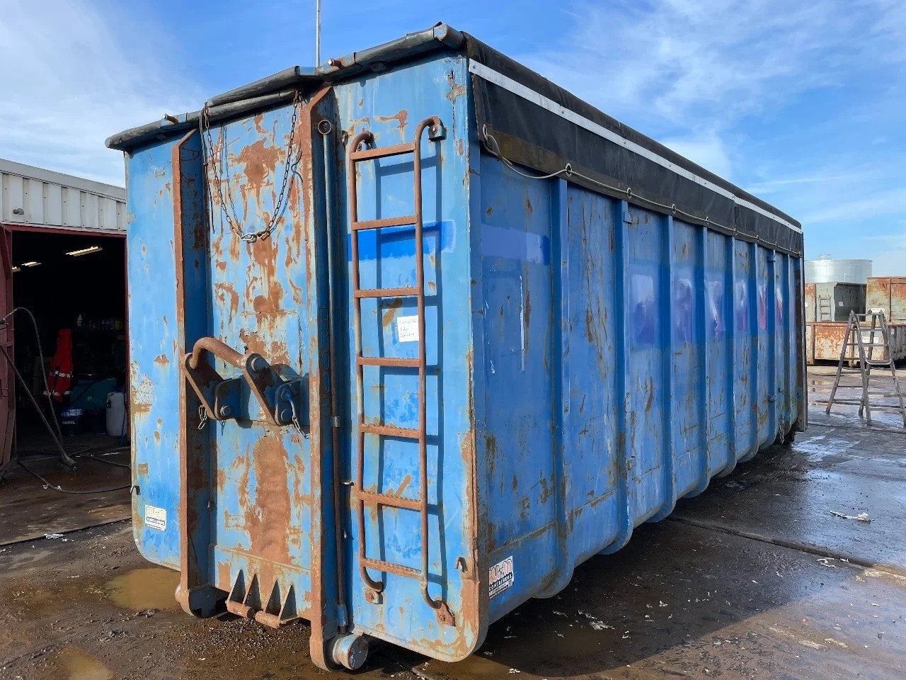 All in 40m3 afzetcontainer voorzien van klapnetten, Zakelijke goederen