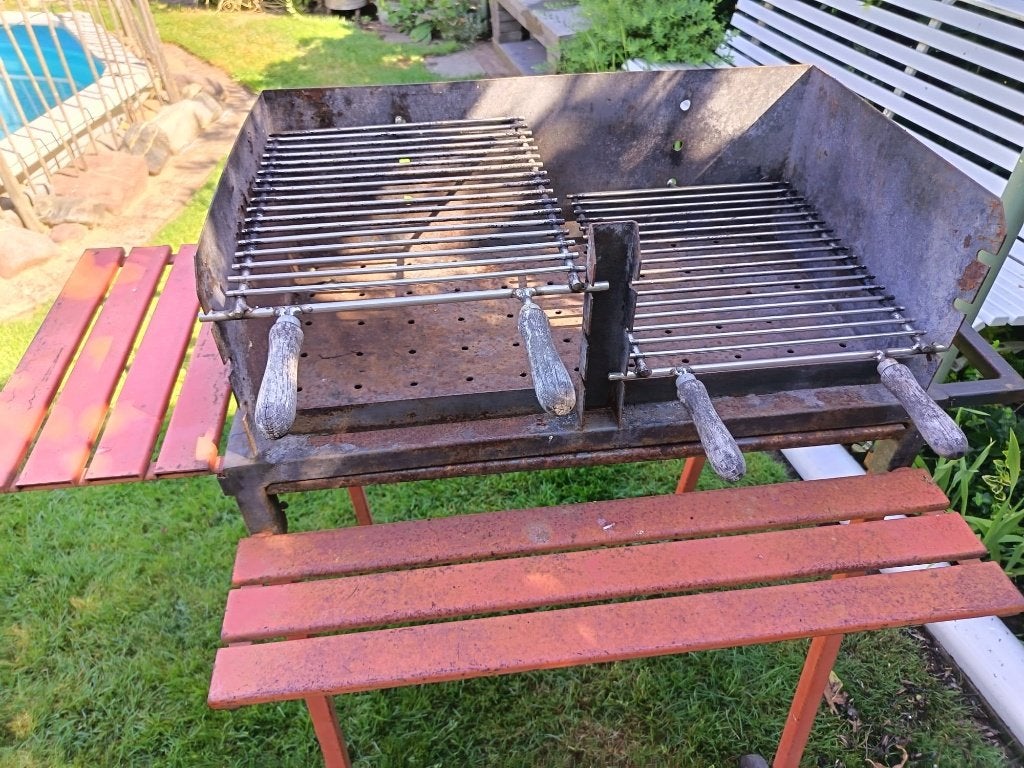 Barbecue 1 grote en 1 kleine, Ophalen, Gebruikt