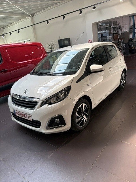 AUTOMATIC. 12 MAANDEN WAARBORG. Airco, Navigatie, Camera,, Auto's, 4 zetels, Stof, Euro 6, Multifunctioneel stuurwiel