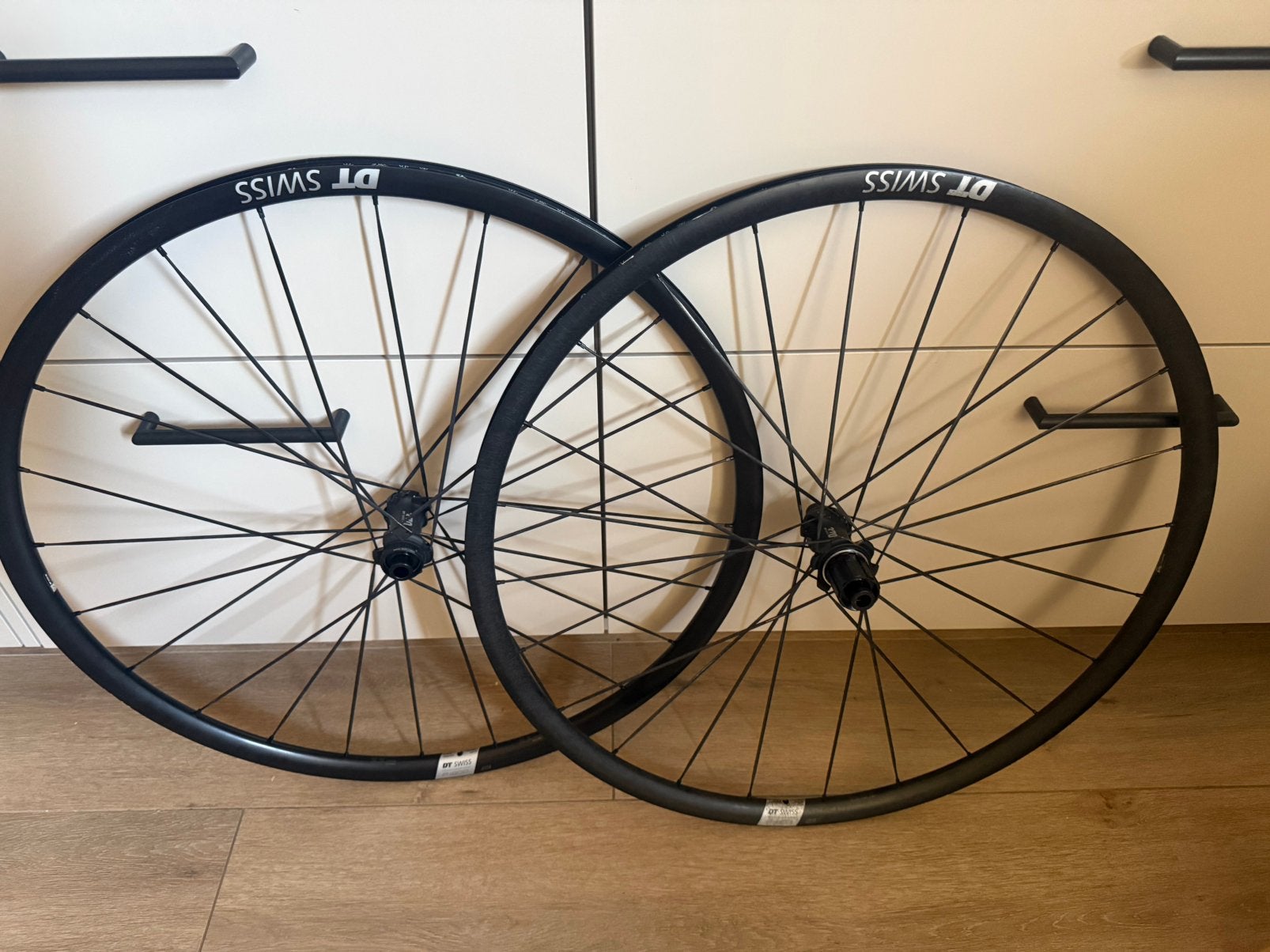 DT SWISS WIELEN P1800 SPLINE 23 DISC, Fietsen en Brommers, Fietsonderdelen, Ophalen, Zo goed als nieuw, Band