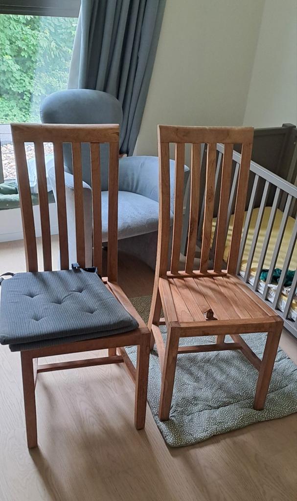 Teakhouten stoelen met kussens, Huis en Inrichting, Stoelen, Ophalen, Twee