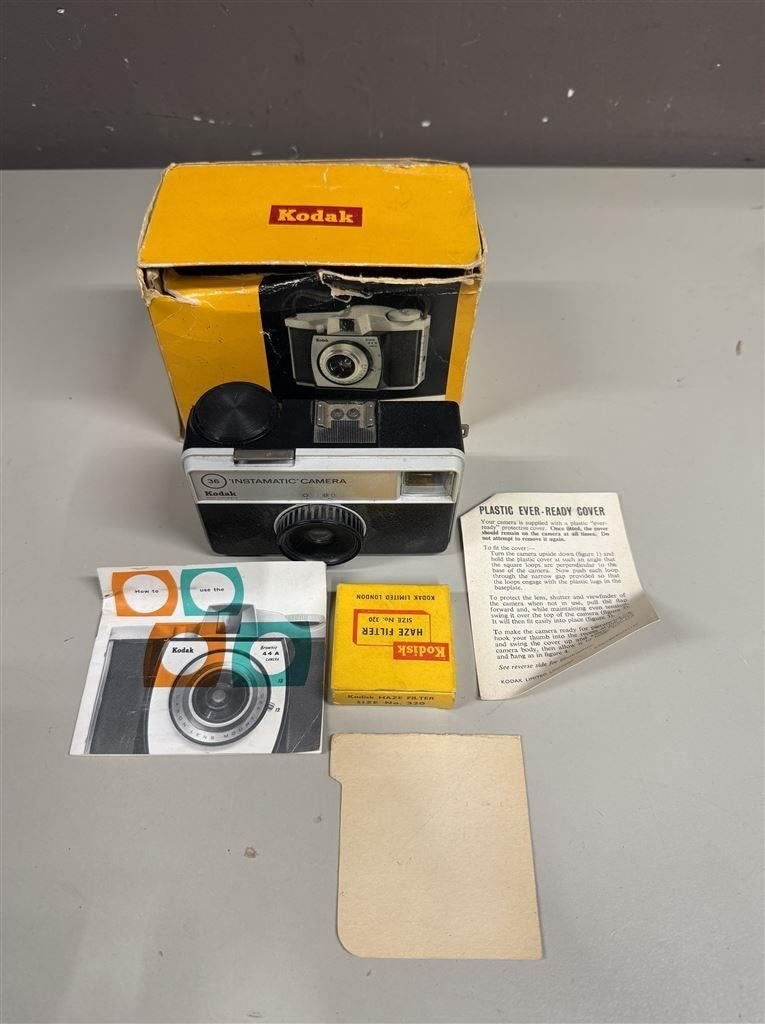 Vintage Camera - Kodak 44a brownie instamatic camera met doo, Enlèvement ou Envoi, Utilisé, Kodak