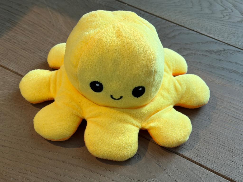 Omkeerbare emotie knuffel Octopus - geel/oranje, Kinderen en Baby's, Speelgoed | Knuffels en Pluche, Ophalen of Verzenden, Zo goed als nieuw
