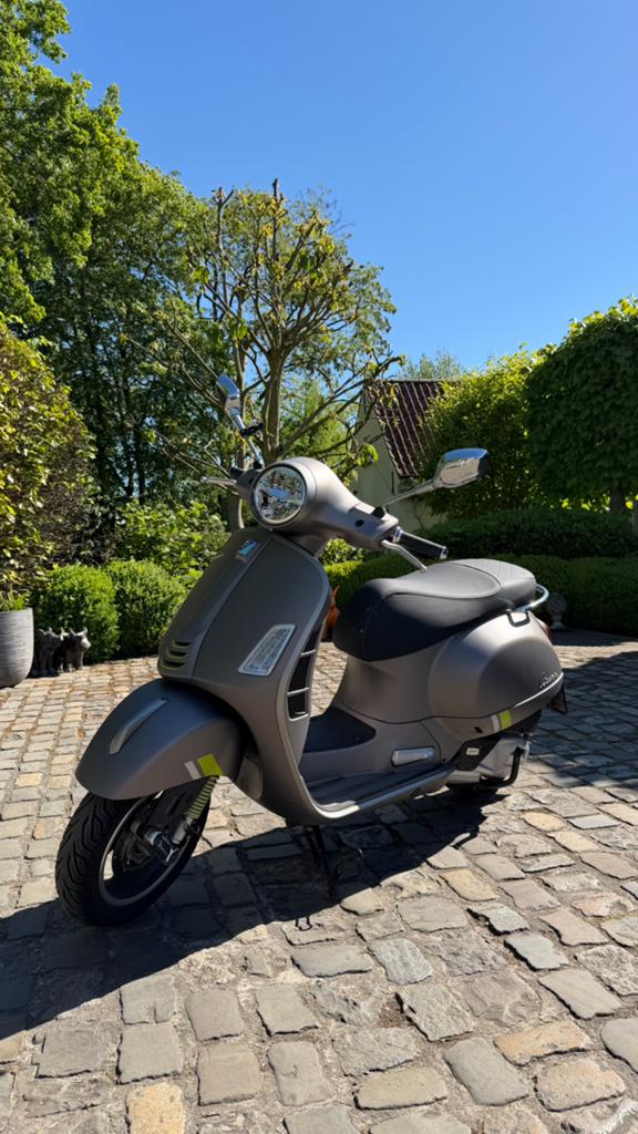 Vespa GTS Supertech 125cc, Motos, Scooter, Occasion, Permis Moto A1 minimum, Particulier
