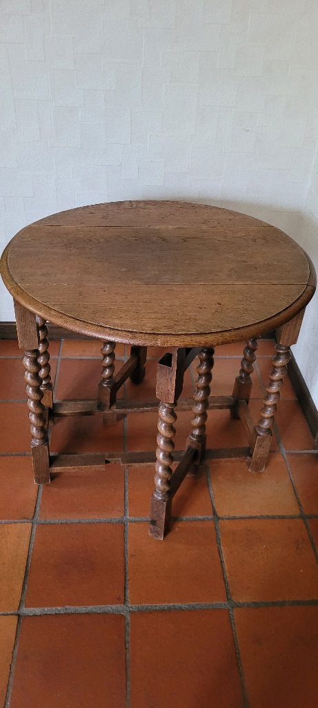 Petite table de salon ancienne en chêne, Enlèvement