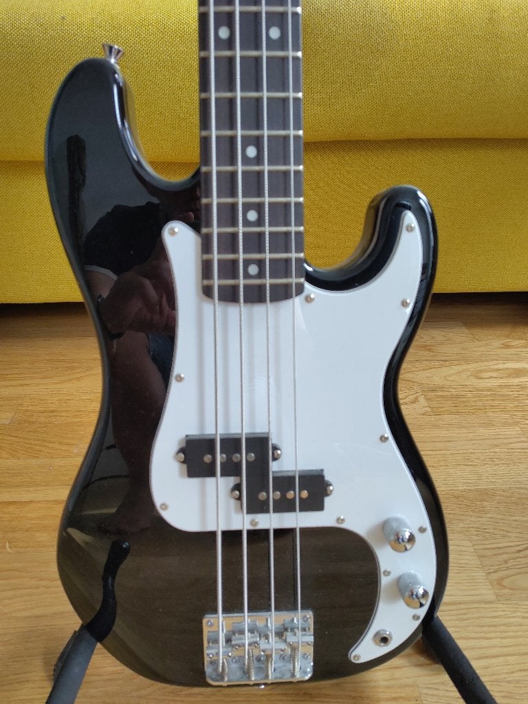Harley Benton PB-Shorty BK Short-Scale Bass – Black, Muziek en Instrumenten, Snaarinstrumenten | Gitaren | Bas, Ophalen, Gebruikt