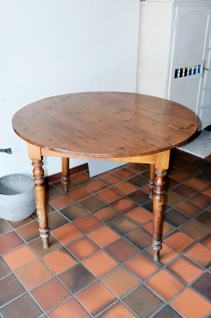 Table ronde rustique en bois massif, Maison & Meubles, 100 à 150 cm, Quatre personnes, Rond, 100 à 150 cm