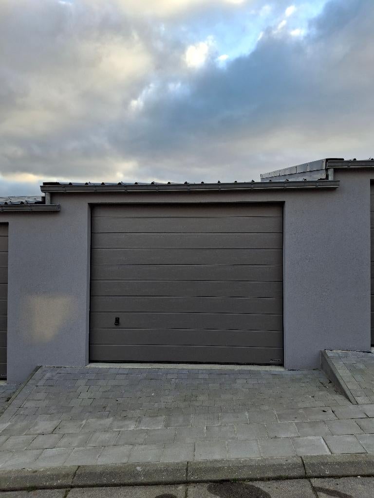 Garage/Box à louer (Pironchamps/Farciennes)., Immo