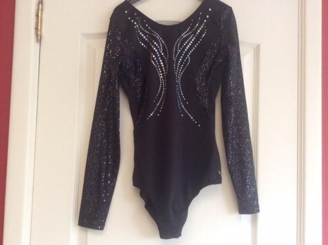 Te koop sport body met lange mouw maat 146/158, Kinderen en Baby's, Kinderkleding | Maat 146, Ophalen of Verzenden, Zo goed als nieuw