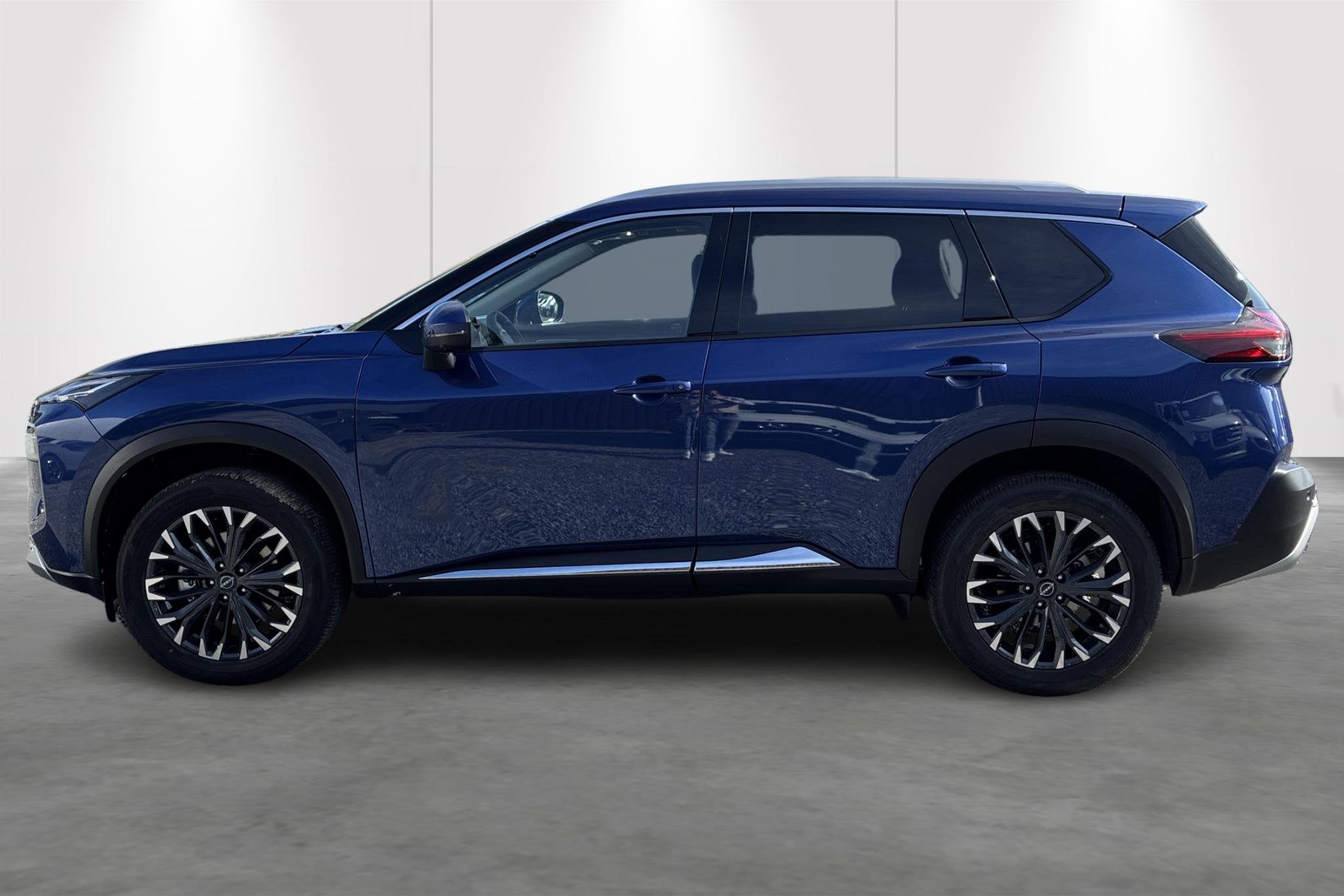 Nissan X-TRAIL Mild-Hybrid 163 X-Tronic Tekna Nieuwe wagen,, Stof, Zwart, 2000 kg, LED verlichting