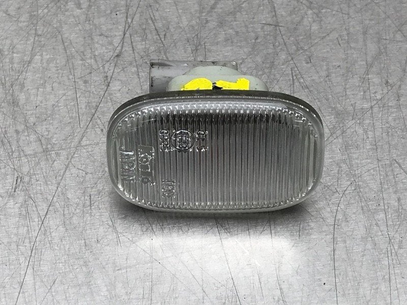 CLIGNOTANT AILE AVANT DROIT Previa (R3) (|PREVIA|E130325|), Utilisé, Toyota