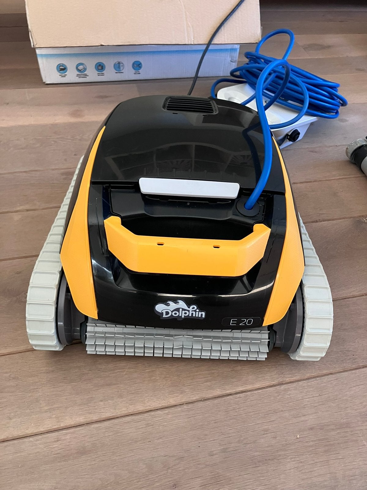 Dolphin E20 zwembadrobot –compleet met originele doos, Ophalen, Zo goed als nieuw