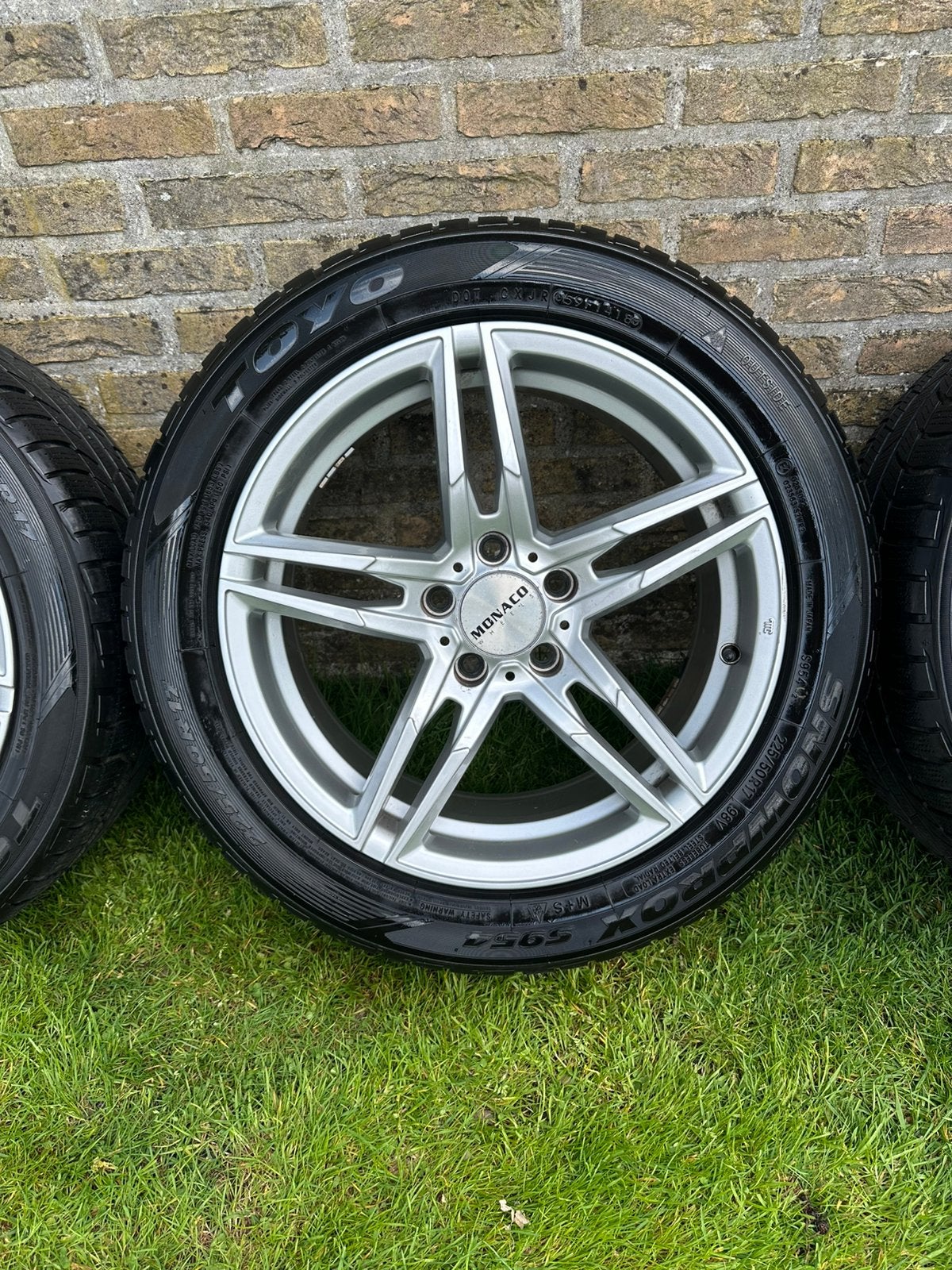 Joli ensemble 17' 5x112 ET 35 avec pneus, Autos : Pièces & Accessoires, Pneus & Jantes, Pneus et Jantes, Pneus hiver, Véhicule de tourisme