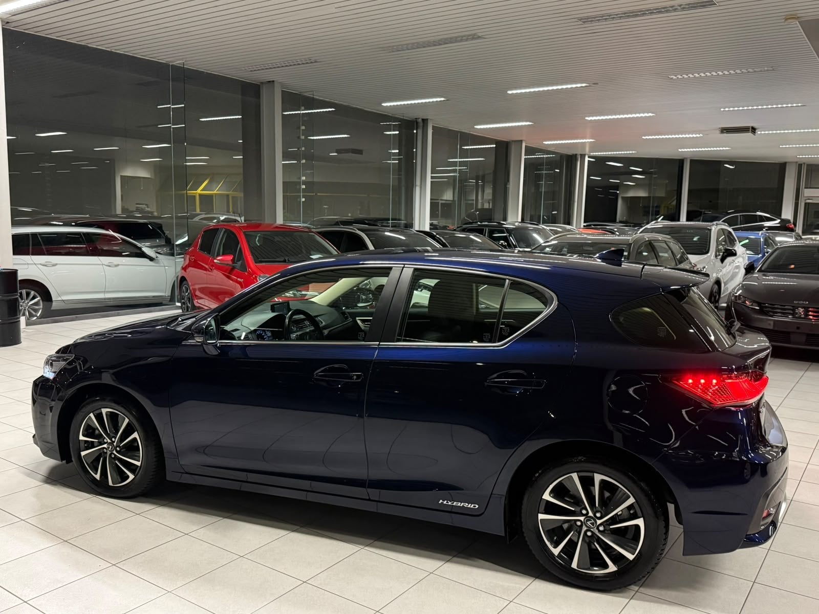 Lexus CT200H 1.8 Essence/Hybride Automatique 73kW Euro 6d-T-, Autos, Achat, https://public.car-pass.be/vhr/6489d6c8-fcaa-4eca-b101-ad667c41103f