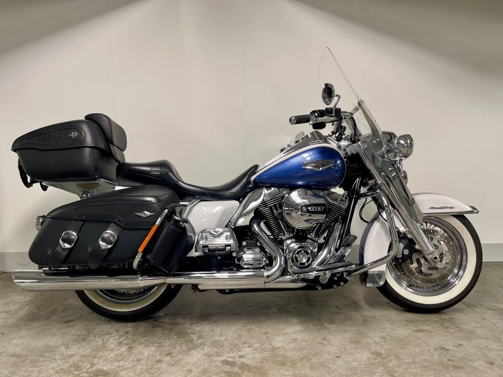 Harley-Davidson TOURING FLHRC ROAD KING CLASSIC (bj 2015), Via Galileo Galilei 1
30033   Noale, 1690 cc, Aprilia, Meer dan 35 kW