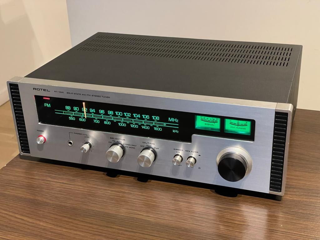 ROTEL RA-1220 Stereo Tuner, TV, Hi-fi & Vidéo, Tuners, Enlèvement ou Envoi, Comme neuf