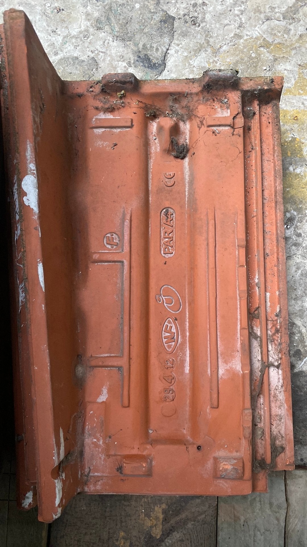 tuile de rive à 4€ la pièce, Bricolage & Construction, Enlèvement, Comme neuf