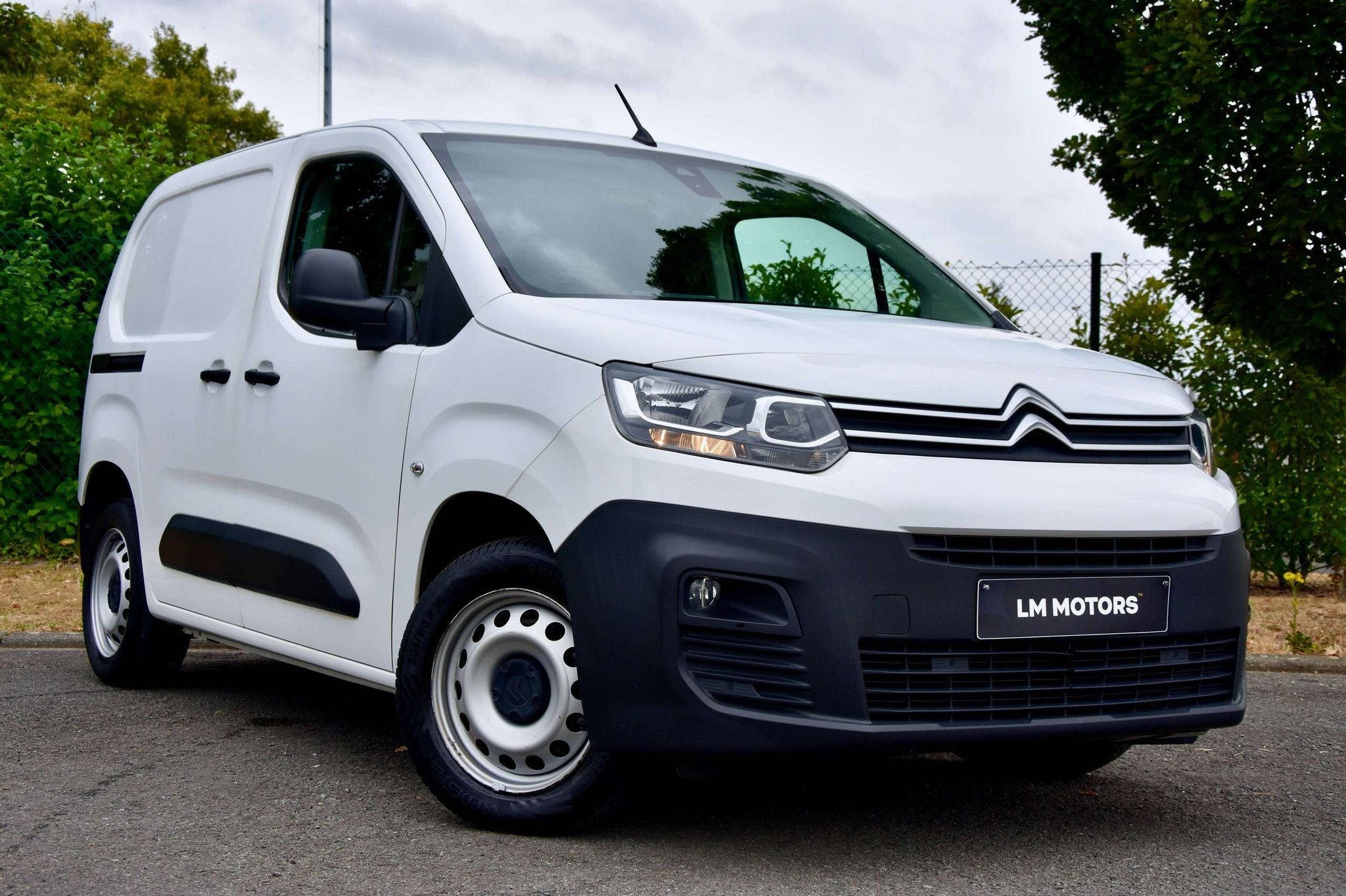 Citroën Berlingo 1.5 BlueHDi * LICHTE VRACHT * CAMERA * 3 Z, Gebruikt, 4 cilinders, Citroën, Wit