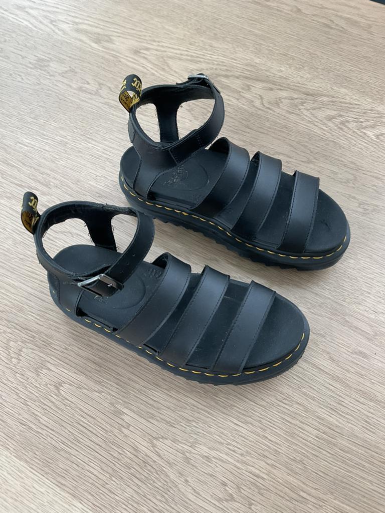 Dr. Martens sandalen platformsandalen, Ophalen of Verzenden, Zo goed als nieuw, Zwart