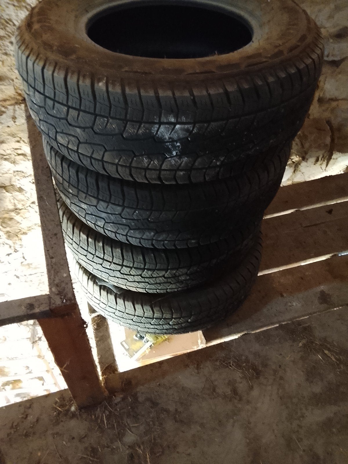 pneus 255/70r16, Enlèvement ou Envoi