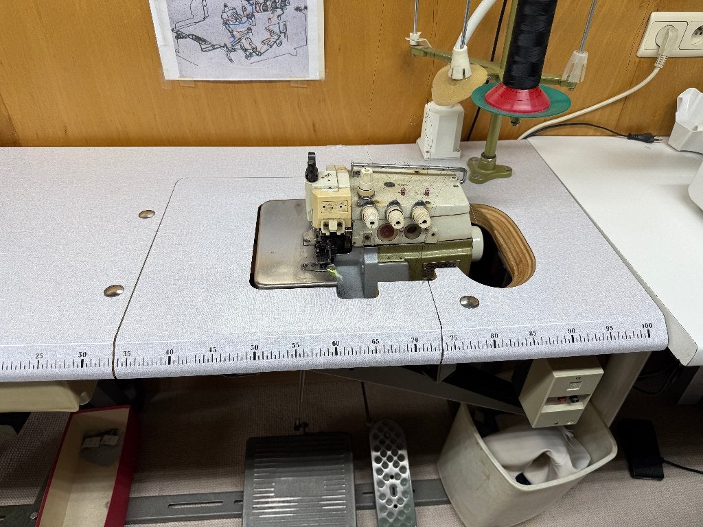 Overlockmachine GOLDEX 305, Hobby en Vrije tijd, Naaimachines en Toebehoren, Gebruikt, Lockmachine, Industrieel, Ophalen