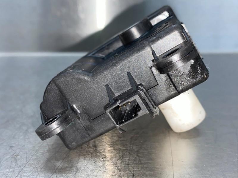 ACTIONNEUR MOTEUR VOLET CHAUFFAGE Nissan Qashqai (J10), Utilisé, Nissan