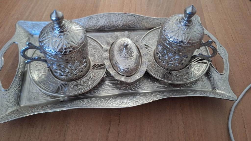 Traditioneel turks koffieservice, Ophalen