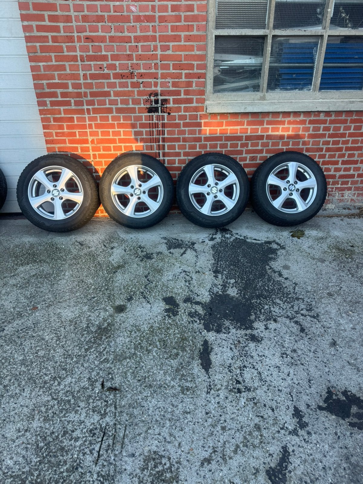 Jantes et pneu 4 saison suziki vitara, Autos : Pièces & Accessoires, Enlèvement, 4 Saisons, Jante(s)