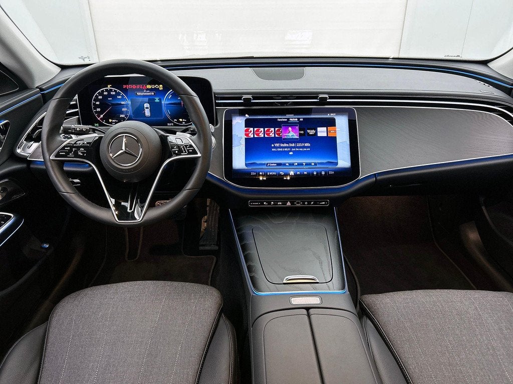 Mercedes-Benz E-Klasse 300 DE Break Luxury Line | Trekhaak |, Auto's, Mercedes-Benz, Automaat, 245 pk, Gebruikt, Blauw