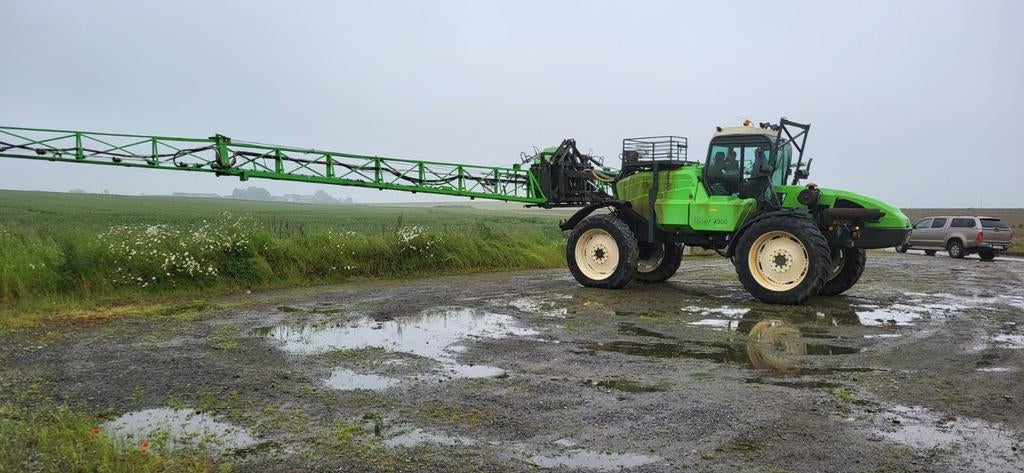 TECNOMA LAZER 4000 ZELFRIJDENDE VELDSPUIT