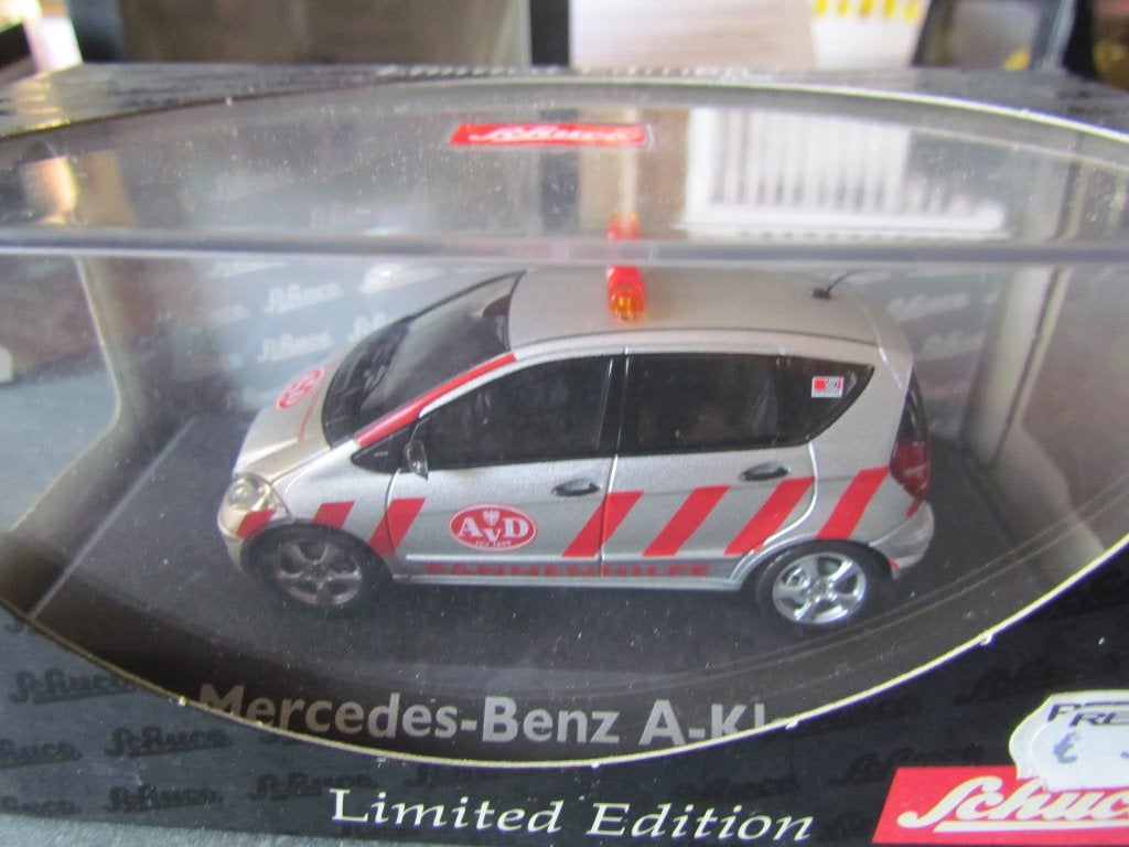 SCHUCO Mercedes Classe A "AVD" 1/43, Hobby & Loisirs créatifs, Voitures miniatures | 1:43, Enlèvement ou Envoi, Neuf, Voiture