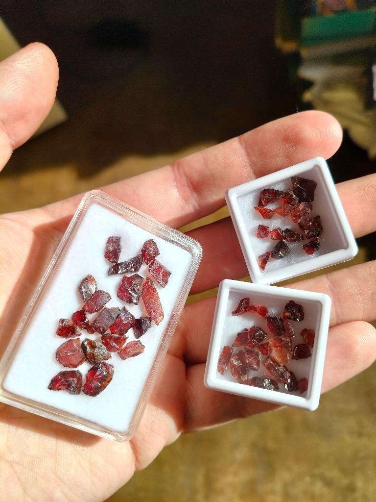 Grenat rhodolite de Zambie, Enlèvement ou Envoi, Minéral