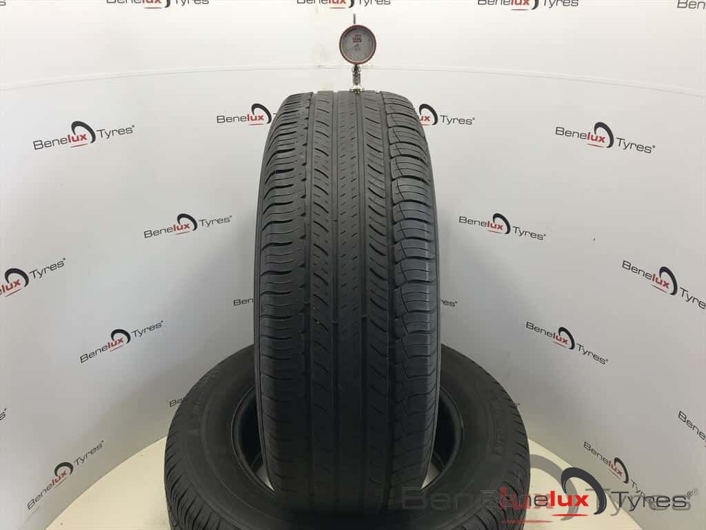 2 of 4 235/65R17 104H Michelin 235/65 R17 235/65/17 2356517, Auto-onderdelen, Ophalen, Gebruikt, -, -