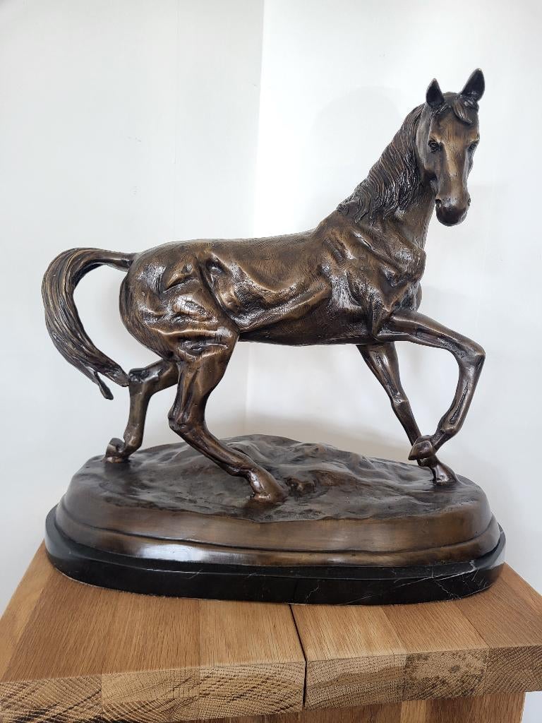 Bronzen paard PJ mene, Ophalen, Brons