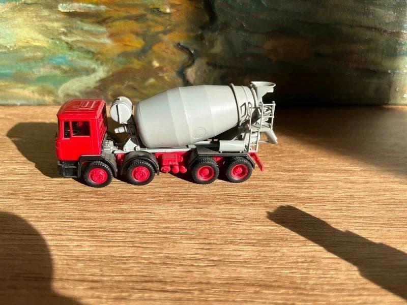 Camion miniature malaxeur à béton, Envoi, Comme neuf, Bus ou Camion, Herpa