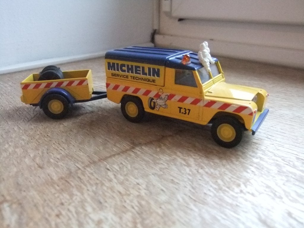 Corgi Toys - Land Rover Michelin, Ophalen of Verzenden, Zo goed als nieuw, Auto, Corgi