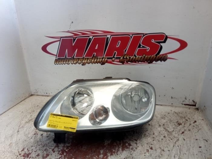 Phare gauche d'un Volkswagen Touran, Autos : Pièces & Accessoires, Éclairage, -, Volkswagen, -, 3 mois de garantie