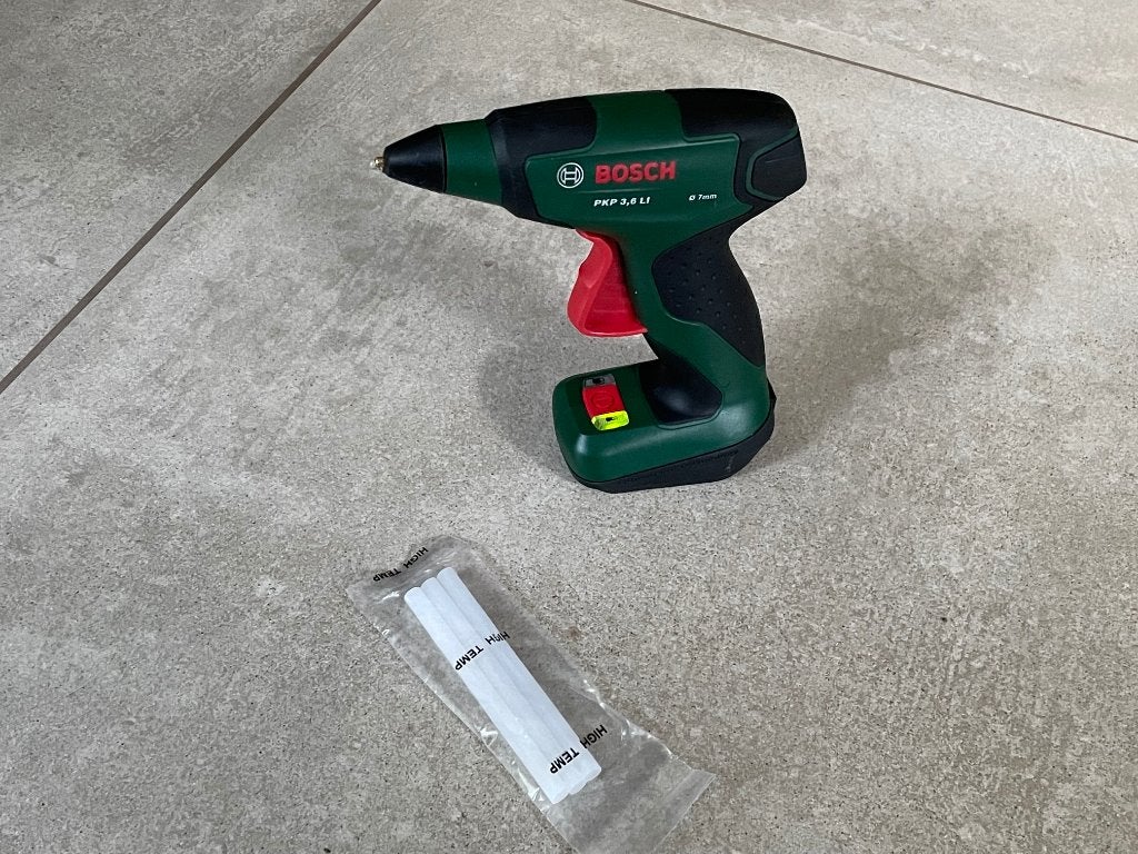 Pistolet à colle Bosch PKP 3,6 LI rechargeable, Hobby & Loisirs créatifs, Enlèvement ou Envoi, Utilisé, Électrique, Bricolage