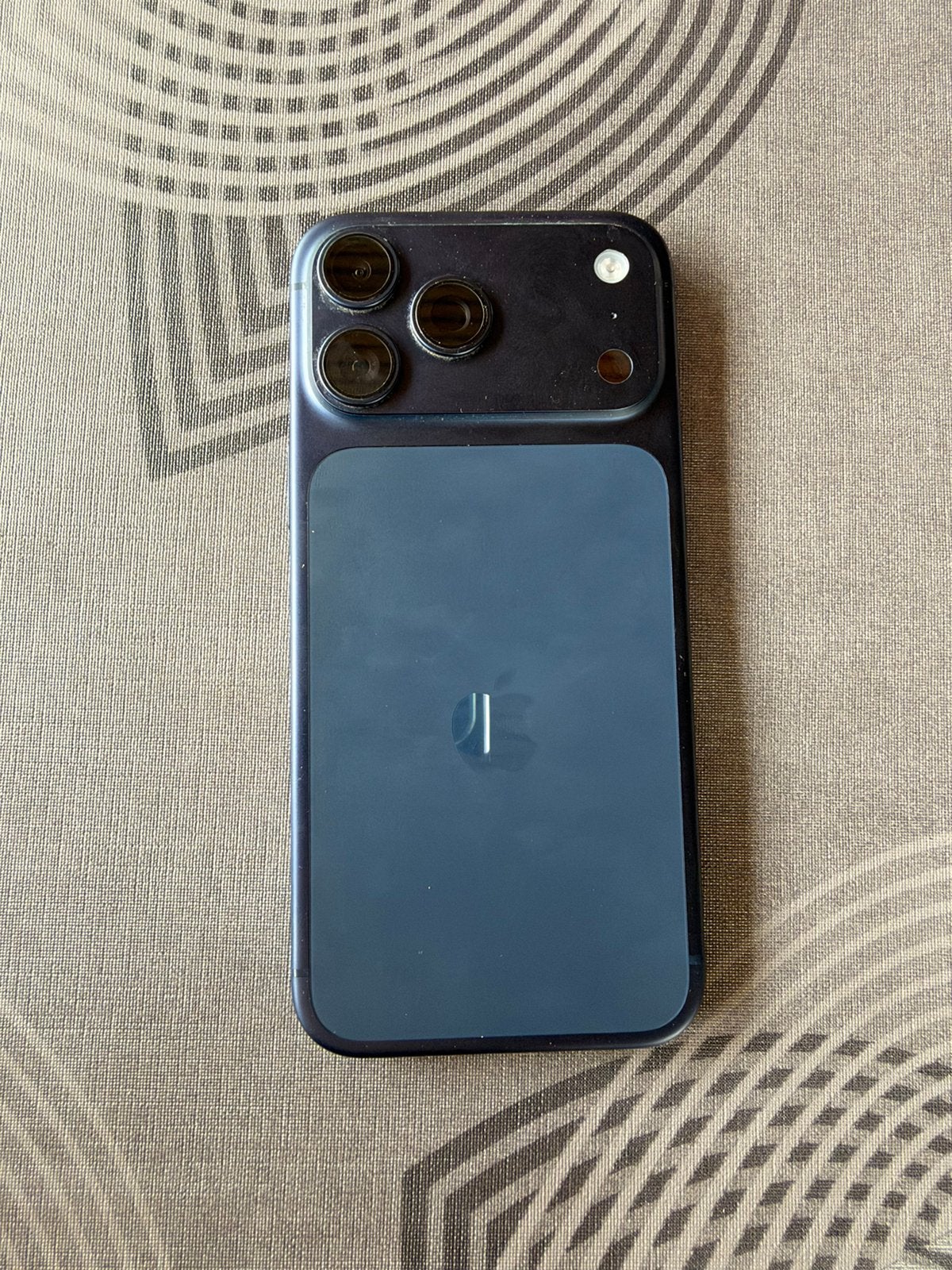 Iphone 17 pro max, Telecommunicatie, 97 %, Zo goed als nieuw, Met simlock, Zonder abonnement