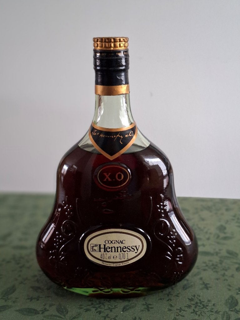 Fles cognac en magnumfles Armagnac, Ophalen, Frankrijk, Vol