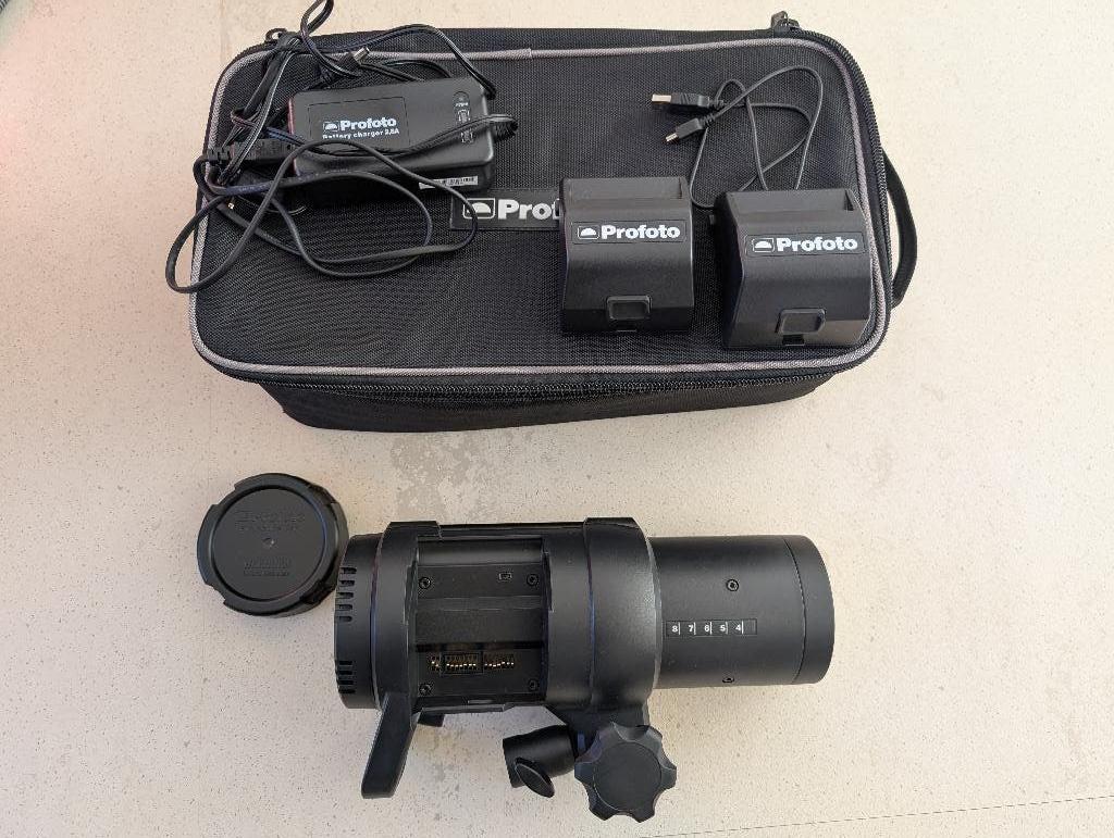 Profoto B1X To go set + batterie supplémentaire - état neuf, Enlèvement, Comme neuf, Lampe ou Kit de flash