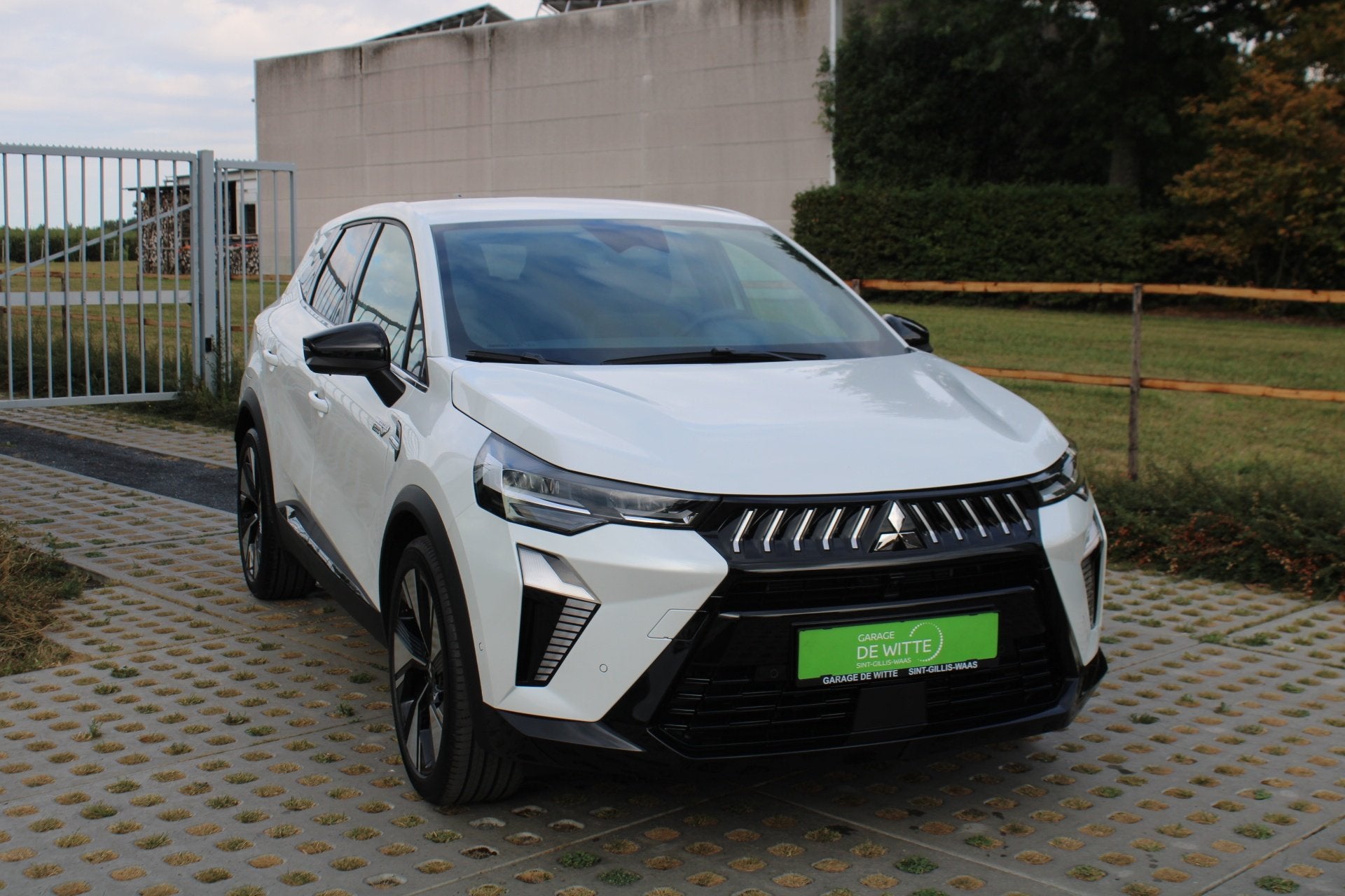 Mitsubishi Grandis First Edition 1.8 HEV (automatique), Neuf, Euro 6, Capteur de lumière, 5 places