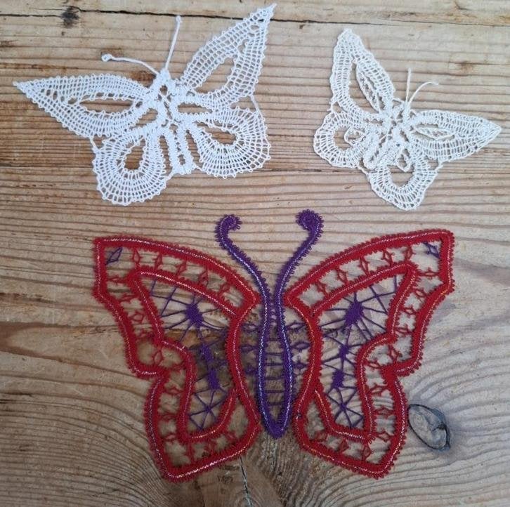 3 Gekantkloste vlinders, Antiquités & Art, Curiosités & Brocante, Enlèvement ou Envoi