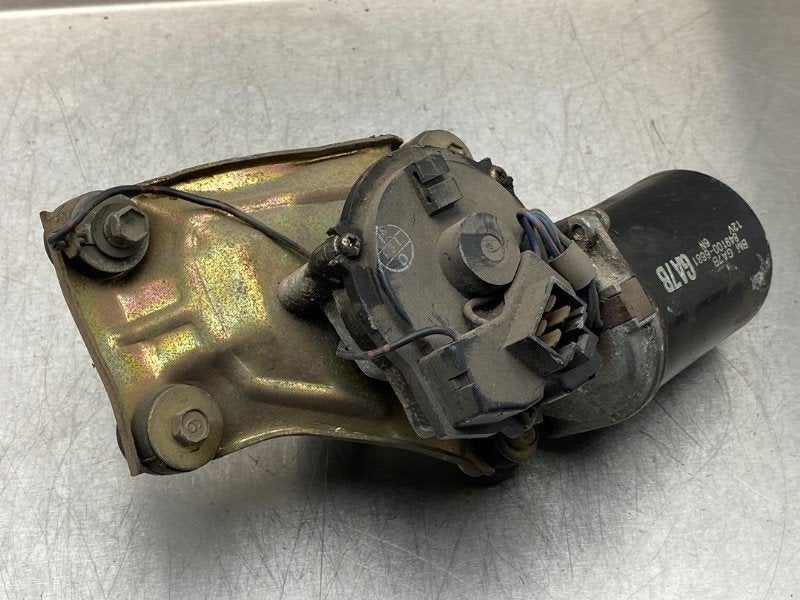 RUITENWISSERMOTOR VOOR Mazda 626 (GE12 / 72 / 82), Gebruikt, Mazda
