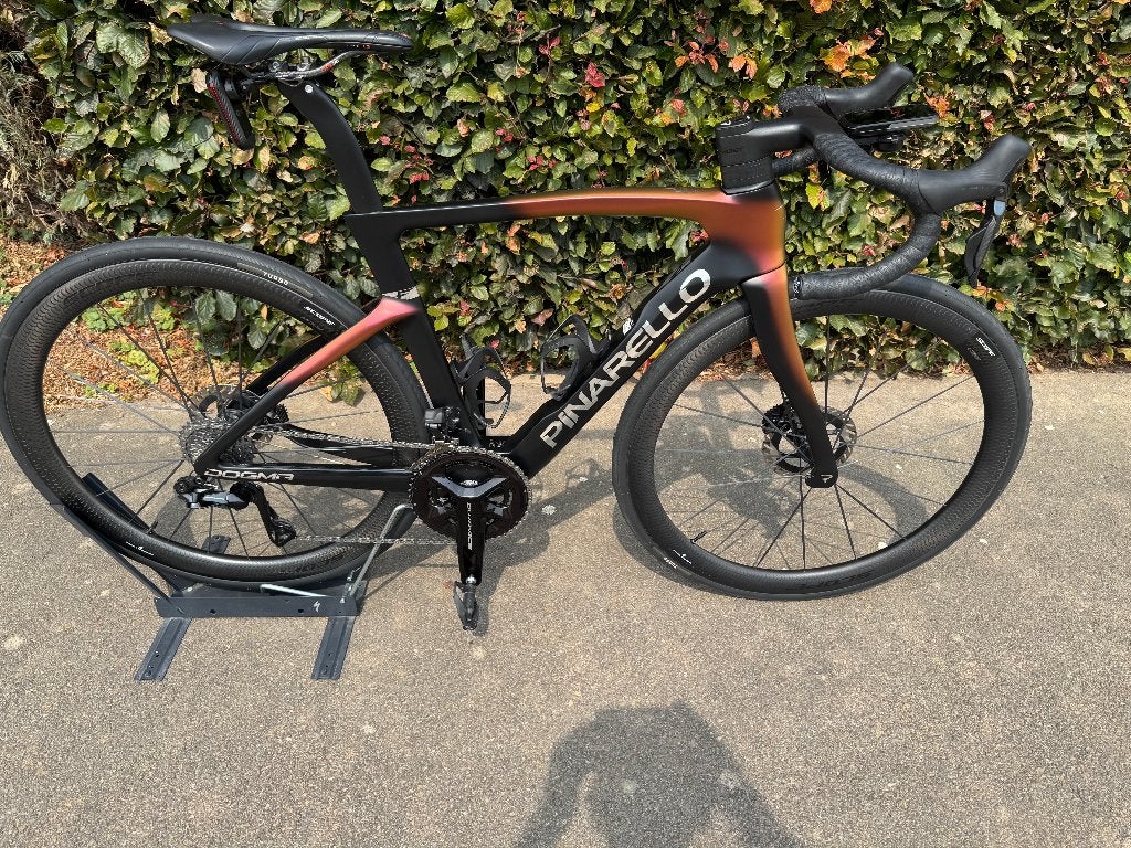 Magnifique Pinarello Dogma F, 49 à 53 cm, Enlèvement, Comme neuf, Frein à disque