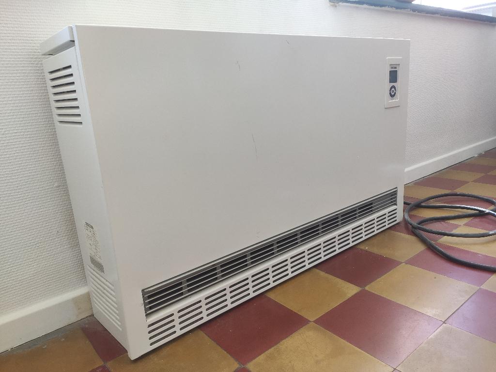 Radiateur à accumulation STIEBEL ELTRON SHS2400, Ophalen, 30 tot 80 cm, Gebruikt, Radiator